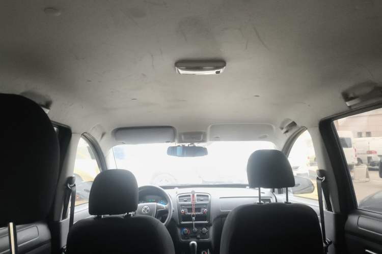 Used Dongfeng Fengon 330 2019 1.5L Manual Utility Grade I China VI
