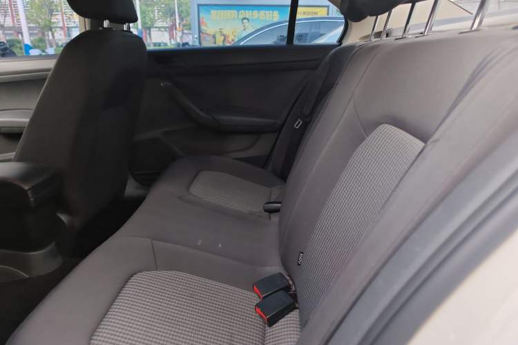 Used Volkswagen Santana 2016 1.4L Manual Fashion Edition