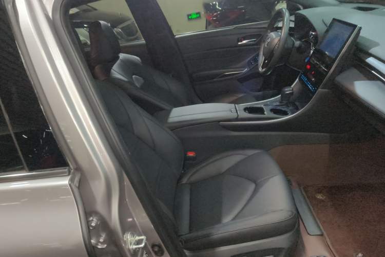 Used Toyota Avalon 2022 Dual-Engine 2.5L Luxury Edition
