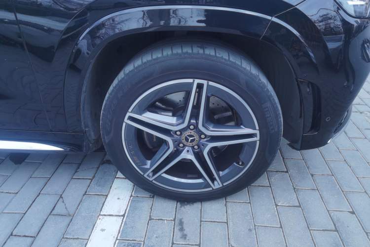 Used Mercedes-Benz GLS 2023 GLS 450 4MATIC Stylish Model Right Front Wheel Hub