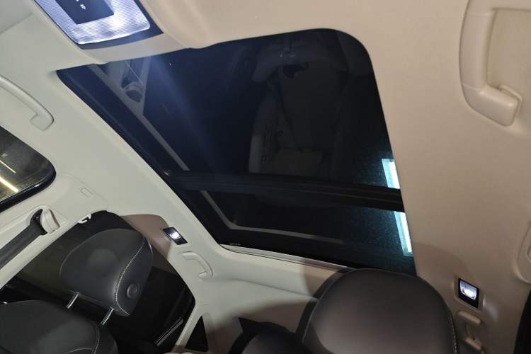 Used Volkswagen Passat 2023 330TSI Starry Elite Edition Headliner