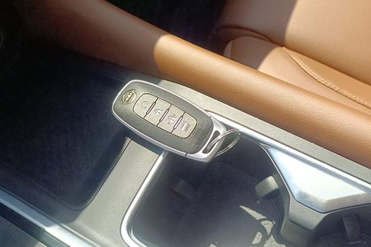 Used Nissan Pathfinder 2024 380 VC-TURBO Four-Wheel Drive Intelligent Driving Version 6 Seats Vehicle Key