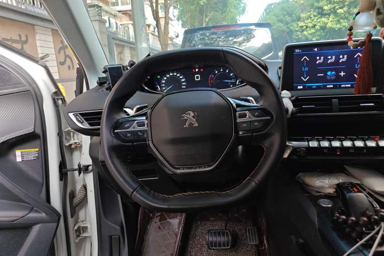 Used Peugeot 5008 2017 350THP 7-Seater Elite Edition Steering Wheel