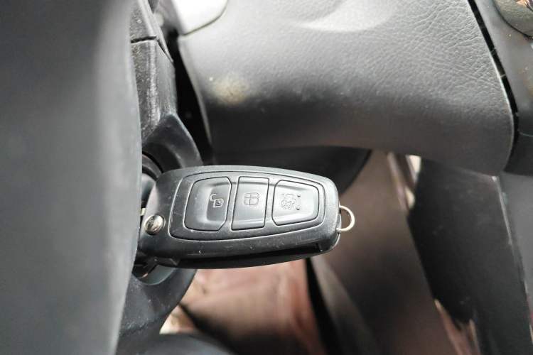 Used Ford Focus 2017 Sedan 1.6L Automatic Fashion Edition Smart Drive Version Vehicle Key