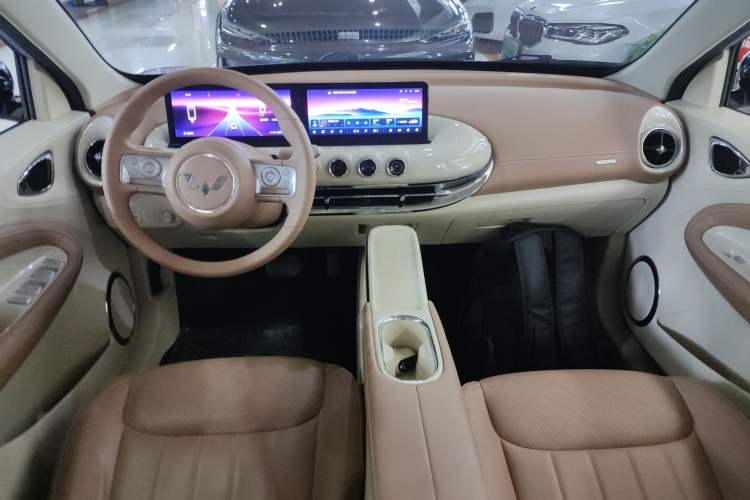 Used Wuling Bingo 2025 410 km Lingxi Deluxe Edition Center Console