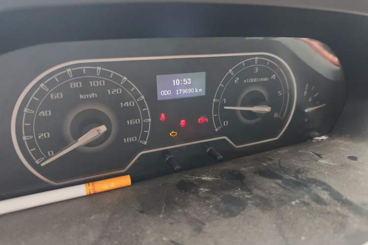 Used SAIC MAXUS Xintu V80 2021 2.0T Manual Classic Aoyuntong Long Wheelbase Mid-Roof 6/7/8/9-Seater
