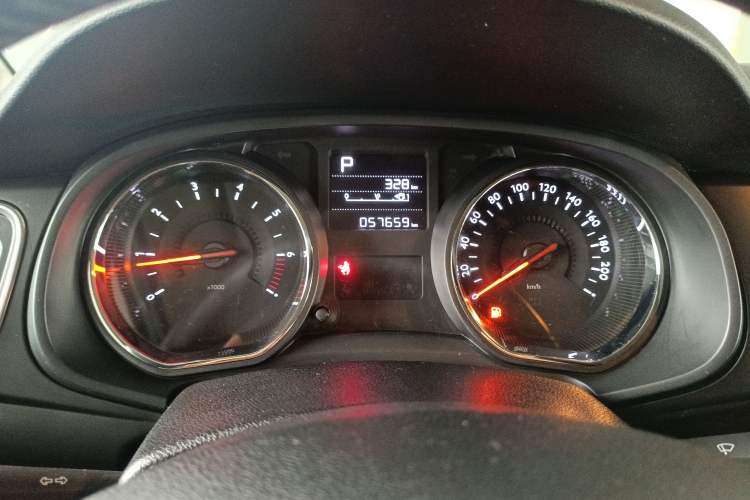 Used Citroen C3-XR 2015 1.6L Automatic Fashion Model Instrument Cluster