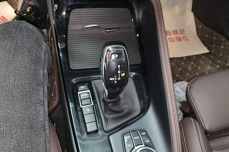 Used BMW X1 2020 sDrive20Li Premium Edition Gear Lever