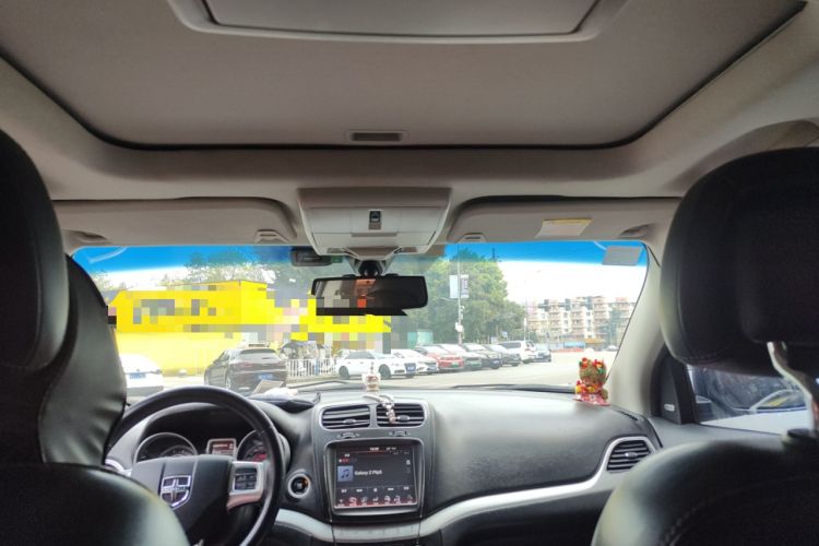 Used Dodge Journey 2013 2.4L Two-Wheel Drive Luxury Version