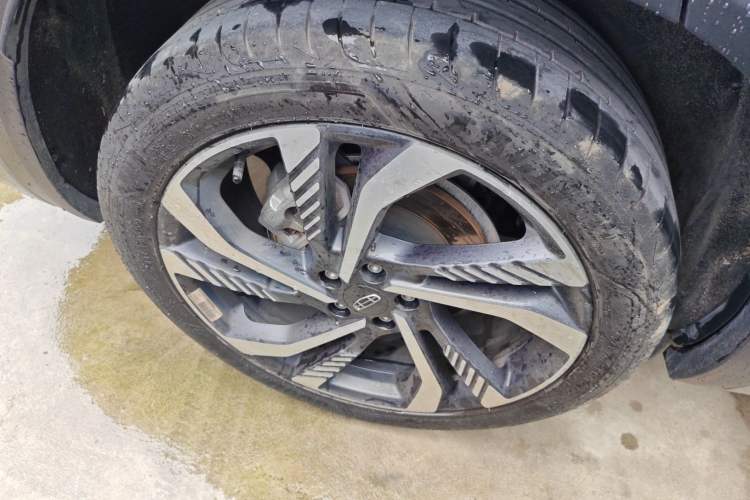 Used Geely Auto Monjaro L 2021 2.0TD DCT EVO Two-Wheel Drive Smart Luxury Version Right Rear Wheel Hub