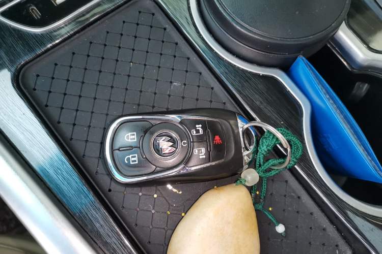 Used Buick GL8 2022 ES Landtrek 653T Luxury Edition Vehicle Key