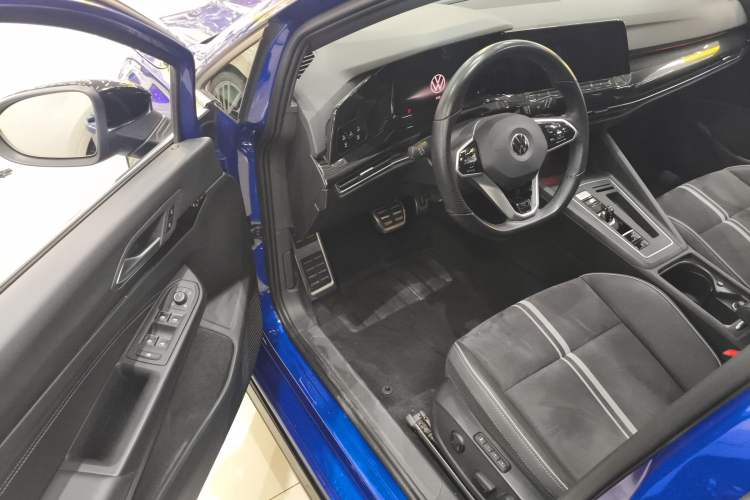 Used Volkswagen Golf 2023 Facelift 280TSI DSG R-Line Lite