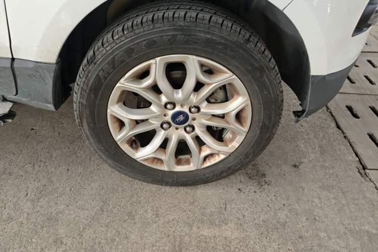 Used Ford EcoSport 2013 1.5L Automatic Prestige Model Right Front Wheel Hub