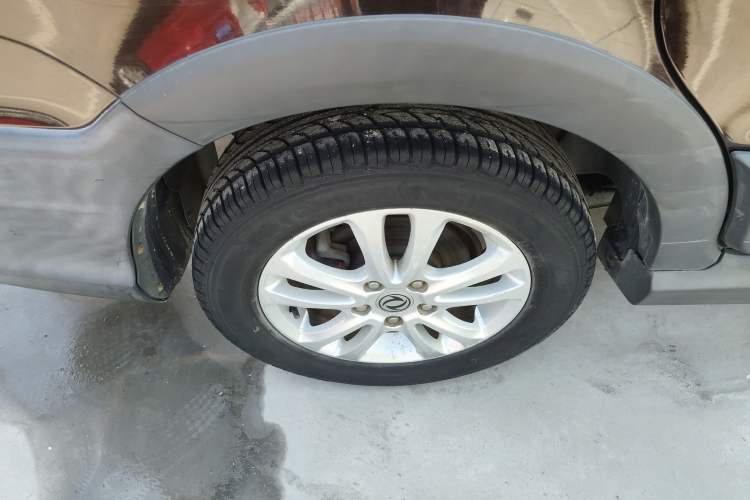 Used Dongfeng Fengon 370 2016 1.5L Manual Luxury 7-Seater
