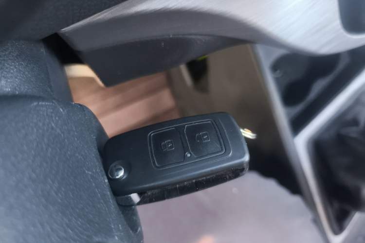 Used CHANGAN KAICHENG Ruixing M60 2023 1.5L GDI Comfort-Class Passenger Vehicle 6/7 Seats Interior 1