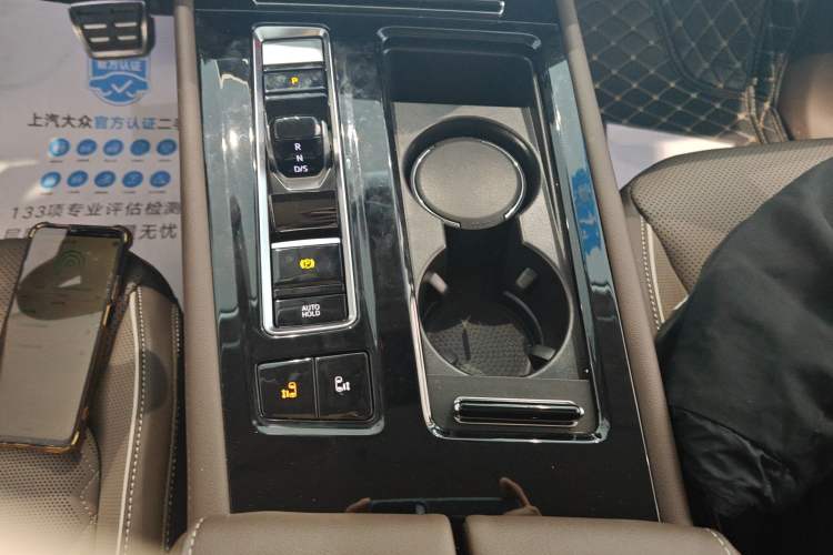 Used Volkswagen Viloran 2024 380TSI Premium Edition Gear Lever