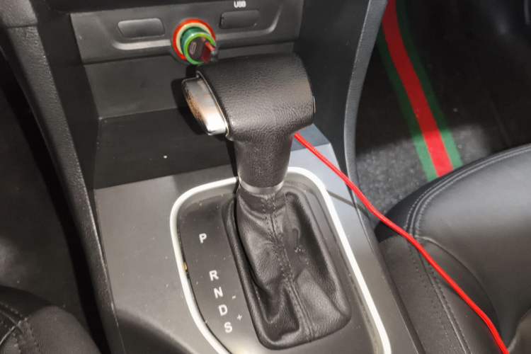 Used Bestune B50 2016 1.4T Automatic Luxury Model Gear Lever