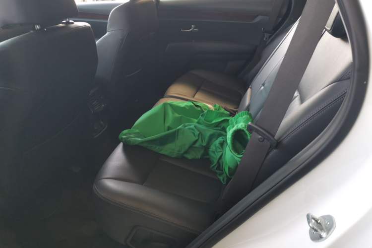 Used Kia KX7 2017 2.4L Automatic 2WD GLS 5-Seater