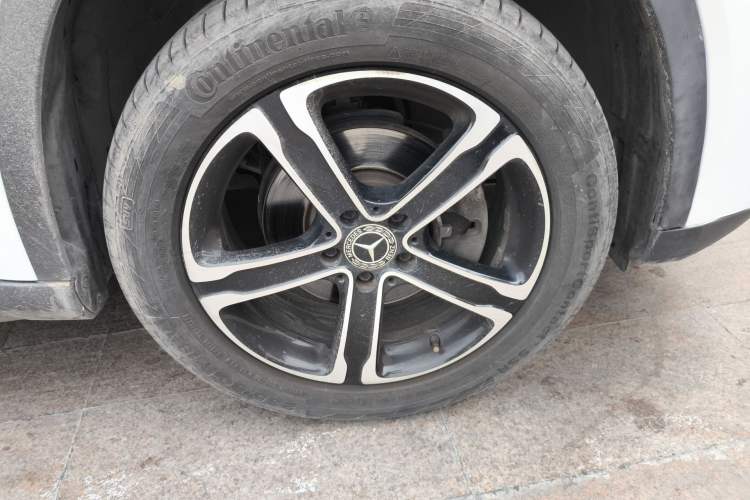 Used Mercedes-Benz GLA 2018 GLA 200 Fashion Model Right Front Wheel Hub