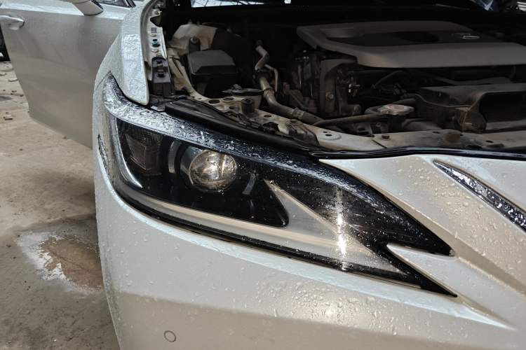 Used Lexus ES 2020 200 Luxury Edition Right Front Headlight