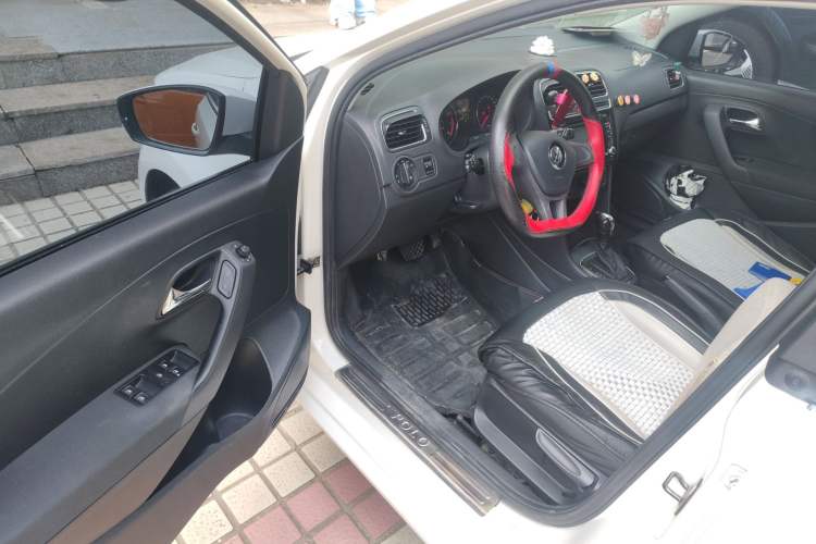 Used Volkswagen Polo 2014 1.4L Automatic Comfort Edition Driver Seat