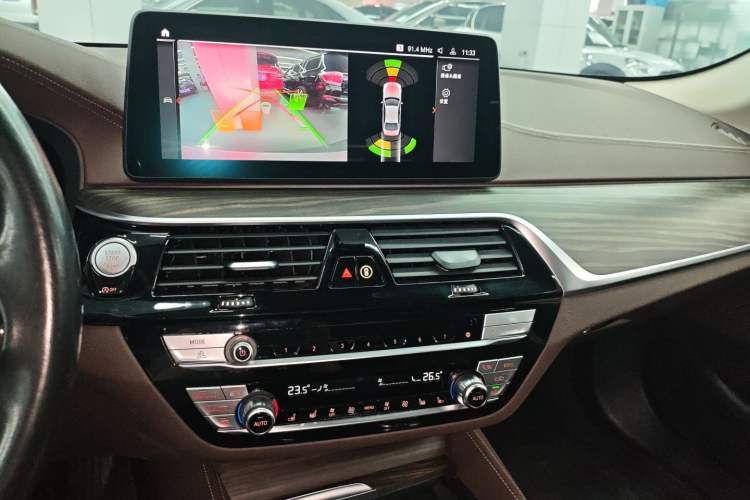 Used BMW 5 Series 2022 Updated 530Li Leading Edition Luxury Package Audio And AC Panel