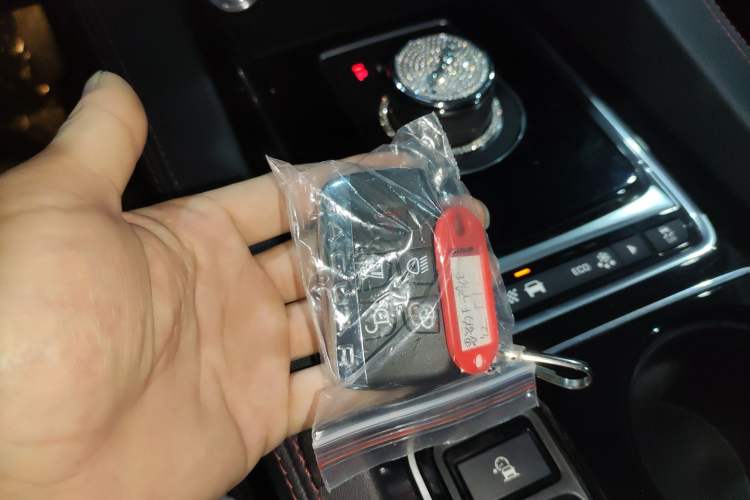 Used Jaguar F-PACE 2016 2.0T Two-Wheel-Drive R-Sport Sport Edition
