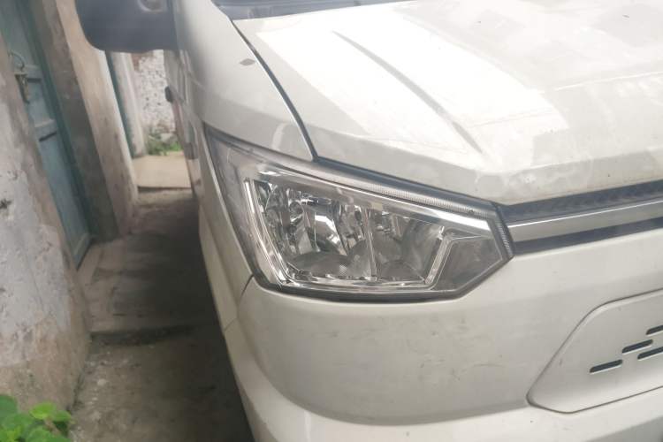 Used New Gonow Shuailing 2022 Standard Range with 41.64 kWh Lishen Power Right Front Headlight