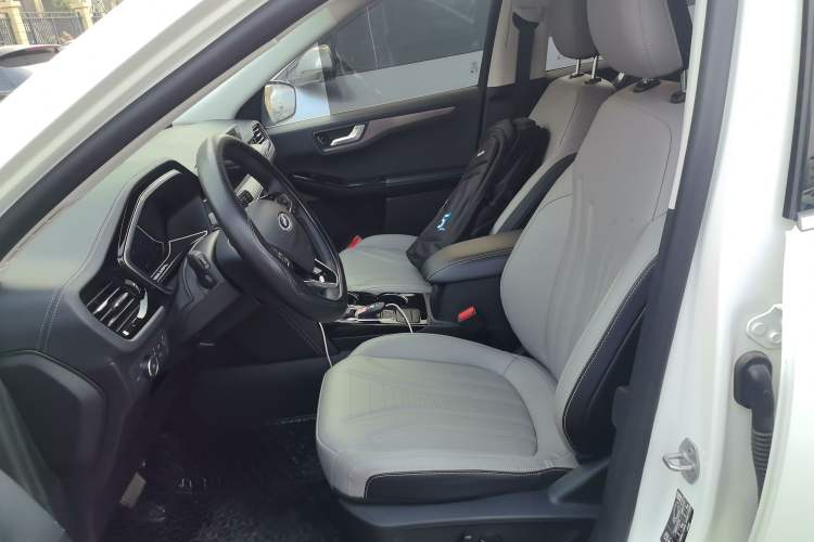 Used Ford Escape 2024 EcoBoost 245 Two-Wheel-Drive Titanium Edition
