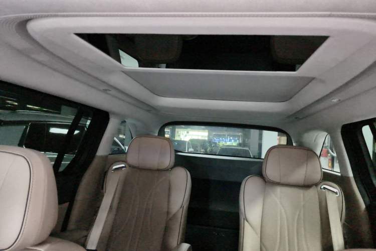 Used XPeng X9 2025 740 Ultra-Long Range Max
