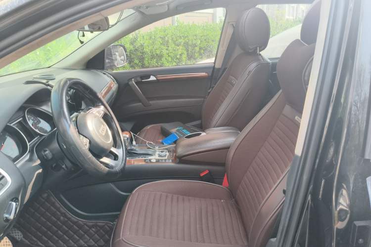 Used Audi Q7  Left Front Seat