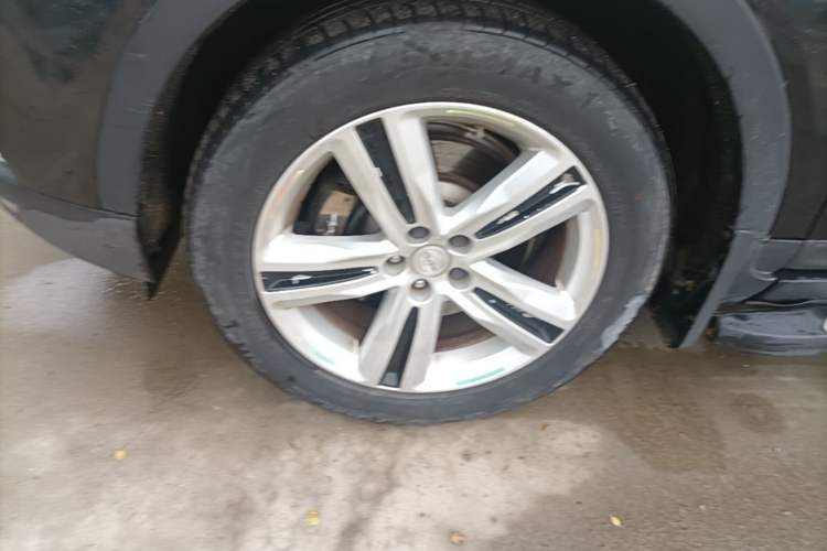Used Zotye T700 2017 1.8T Dual-Clutch Luxury Model

