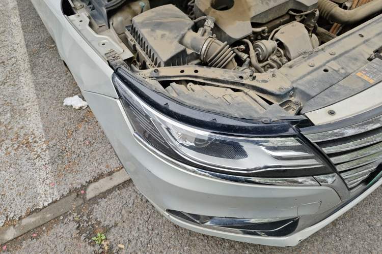 Used Roewe i6 New Energy 2017 45T Hybrid Connect & Smart Enjoyment Edition Right Front Headlight