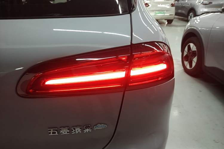 Used Wuling Bingo PLUS 2024 330 km Range Five-Seater Version