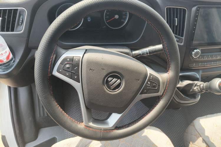 Used Foton Toano 2024 Tuyano Pro Van 2.0T Manual Rear-Drive Long Wheelbase Mid-Roof Design Single Rear Tire 3-Seater