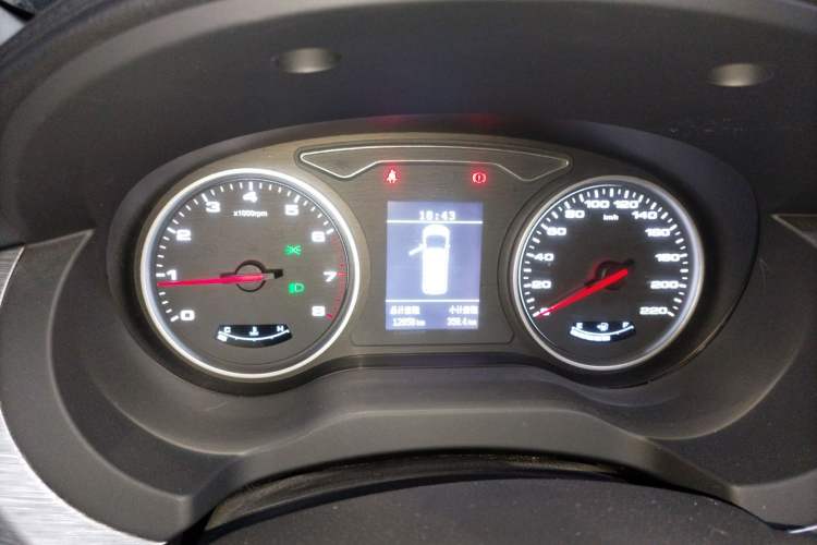 Used JAC Refine M3 2022 1.5T 7-Seater Standard Edition
