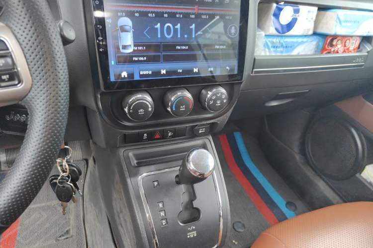 Used Jeep Patriot 2015 2.0L Sport Edition Audio And AC Panel