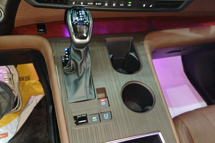 Used Toyota Sienna 2024 2.5L Hybrid Four-Wheel Drive Prestige Edition