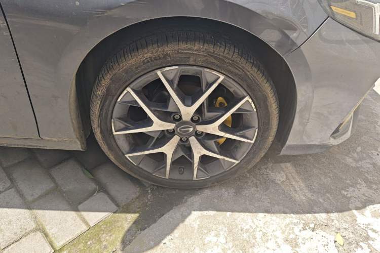 Used GAC Trumpchi EMPOW 2021 270T DCT J15 Version Right Front Wheel Hub