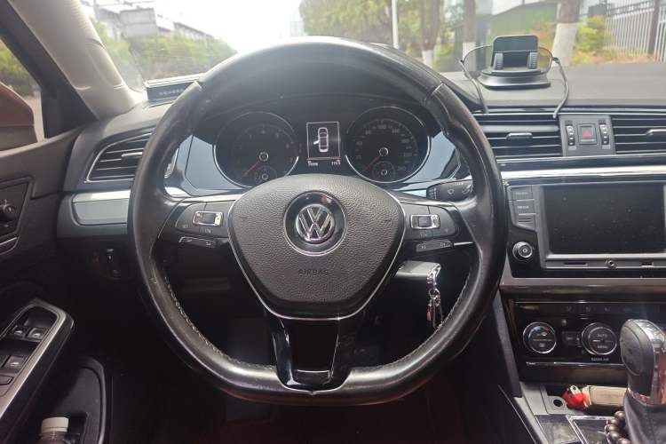 Used Volkswagen Lamando 2017 280TSI DSG Comfort Edition Steering Wheel
