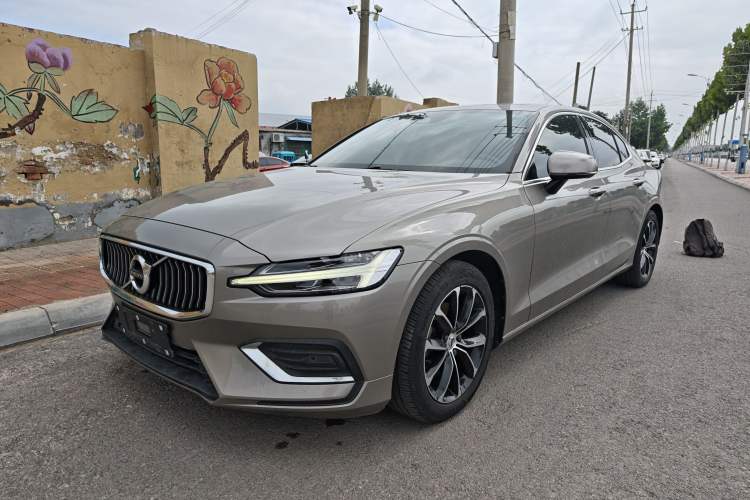 Used Volvo S60 2021 T4 Zhiyi Luxury Edition Guazi used car, China used car export, Used car for sale, Used cars, Cheapest cars for sale