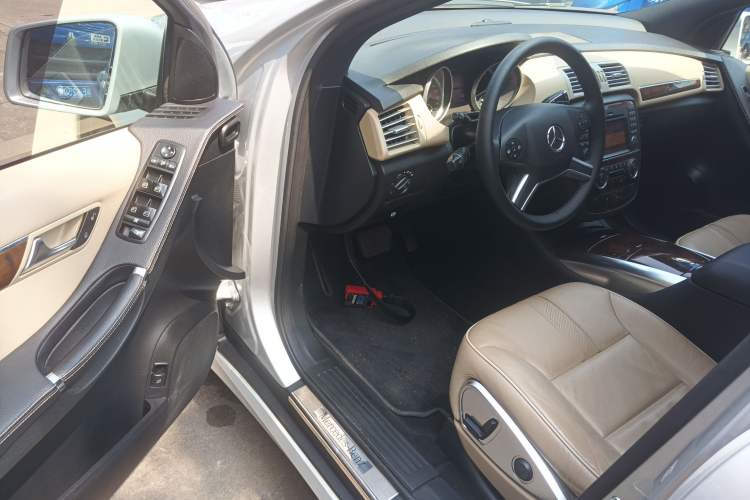 Used Mercedes-Benz R-Class 2011 R 350 L 4MATIC
