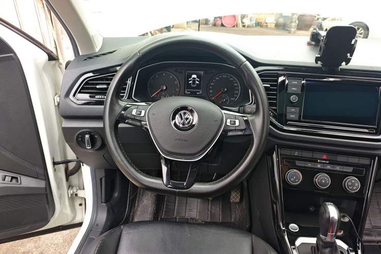 Used Volkswagen T-ROC 2018 280TSI DSG Two-Wheel Drive Comfort Version China VI Standard
