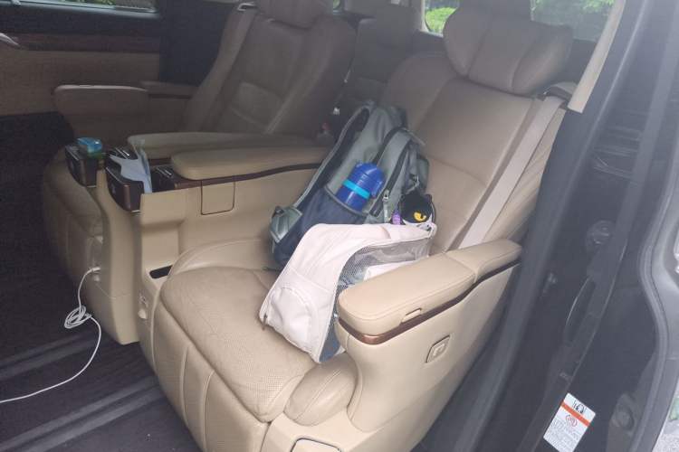 Used Toyota Alphard 2015 3.5L Prestige Edition
