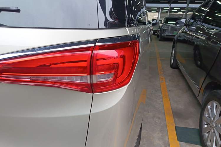 Used Buick GL8 2017 ES 28T Luxury Model China V Standard