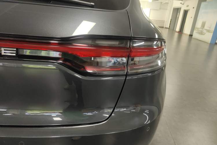 Used Porsche Macan 2021 Macan 2.0T Right Rear Taillight