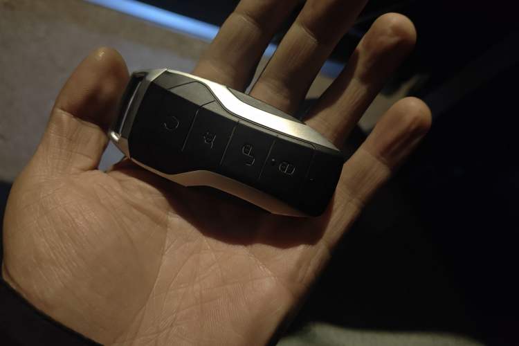 Used BYD Tang New Energy 2018 DM 2.0T All-Wheel Drive Smart Connect Advanced Model 7 Seats China V Emission Standard
