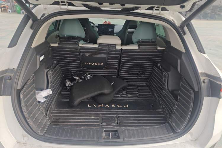 Used Lynk & Co 06 EM-P 2023 EM-P 126 Long-Range Halo Trunk