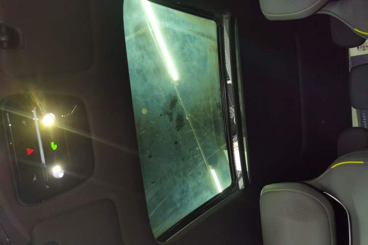 Used Lynk & Co 08 EM-P 2025 220 km All-Wheel-Drive Performance Halo