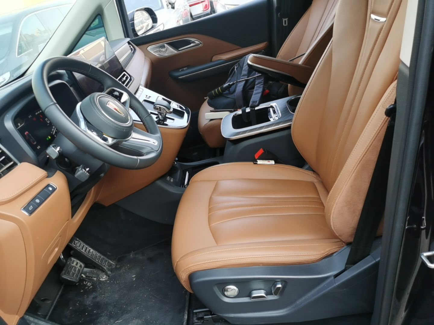 Hongqi HQ9 PHEV 2024 2.0T Four-Wheel Drive Business Edition — снимка 17